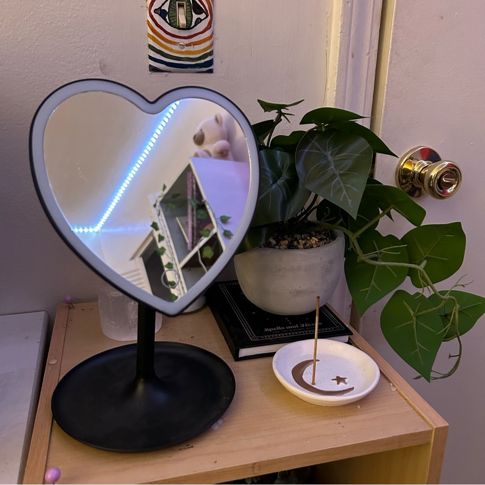 Heart makeup mirror with lights🩷